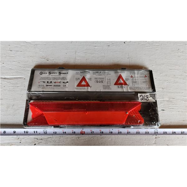 Quick Safety Signals - Emergency/Safety triangle kit, new-sealed