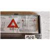 Image 4 : Quick Safety Signals - Emergency/Safety triangle kit, new-sealed