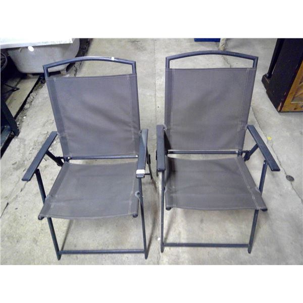 2 Folding Chairs