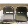 Image 1 : 2 plastic folding boat seats - 1 with minor damage