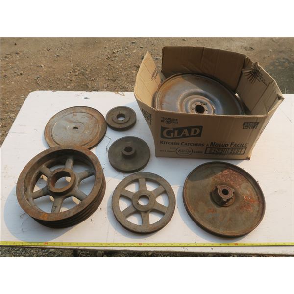 lot of assorted pulleys