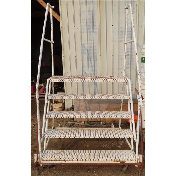 47.25"x 36.5"x 87.5" Metal ladder with wheels