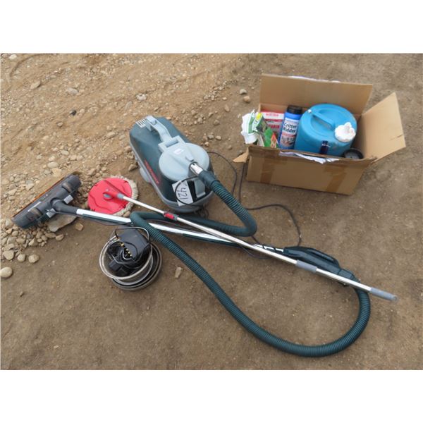 Vacuum cleaner - works + Assortment of  household items