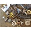 Image 5 : Box of assorted automobile parts