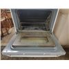 Image 3 : Hotpoint 30" stove / range (consignor states working condition)