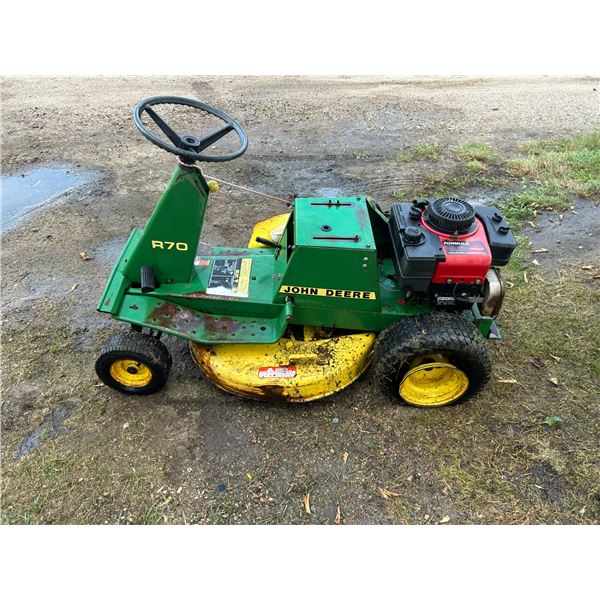 681 - JD R70 Riding Mower (non runner, seized engine, parts tractor)
