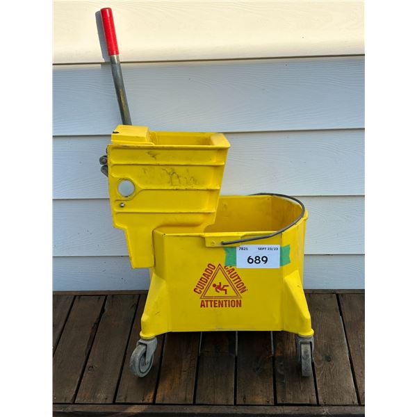 689 - Commercial mop pail & wringer