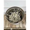 Image 3 : 700 - Bucket of Gridwall hooks