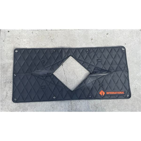 715 - International 4300, 4700 or 4900 winter front