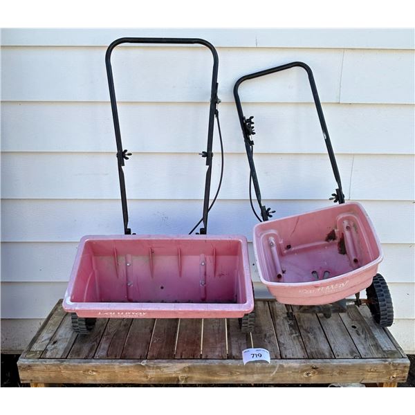 719 - Fertilizer and grass seed spreader