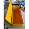 Image 3 : Old Yellow Metal Toolbox