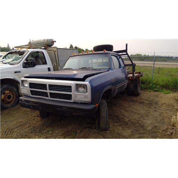 1993, DODGE W350 CLUB CAB 4WD DIESEL VIN 3B7MM33C8PM161653, was running, no transmission