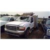 Image 1 : 1999 Ford F 450  4X4 service truck Diesel VIN 1FDXF47F3XEA40337  Has key and PTO drive, was running