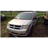 Image 1 : 2009 DODGE GRAND CARAVAN SE  Hail damaged  VIN 2D8HN44EX9R685016