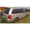 Image 3 : 2009 DODGE GRAND CARAVAN SE  Hail damaged  VIN 2D8HN44EX9R685016