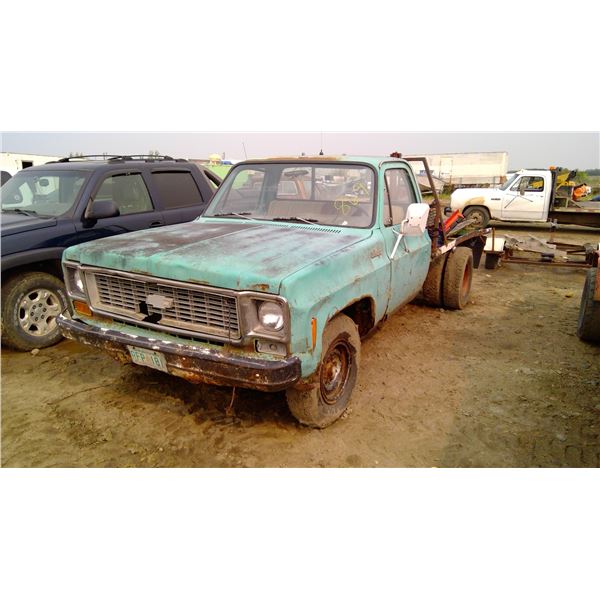 1974 Chev Custom 30 Flat bed  has key VIN CCY3341187598