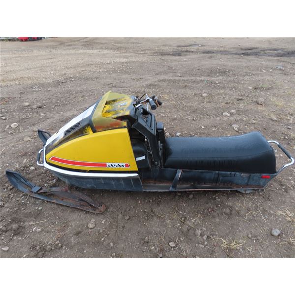 Bombardier 340 Ski-doo Ser: 2412 01660 - Has compression