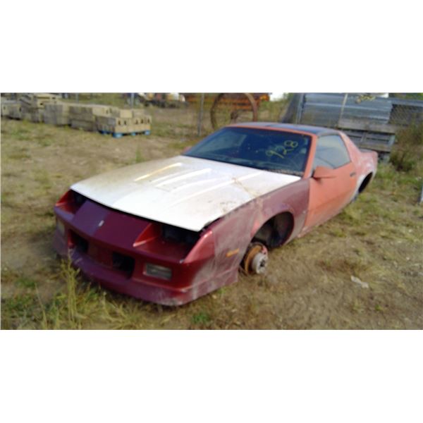 1985 Pontiac Z28 Iroc No engine or tires VIN 1G1FP87G1FL447837