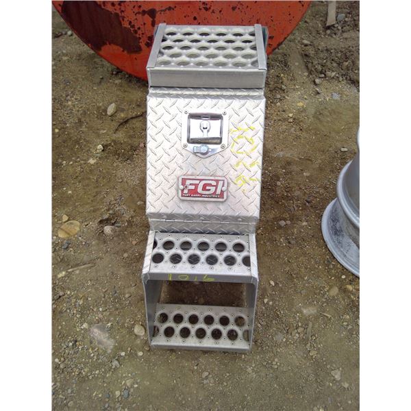 Step storage unit ( fort Garry) 30.5 X 26.5"(H)