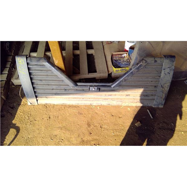 Vented endgate (61.5' width including latch assembly)