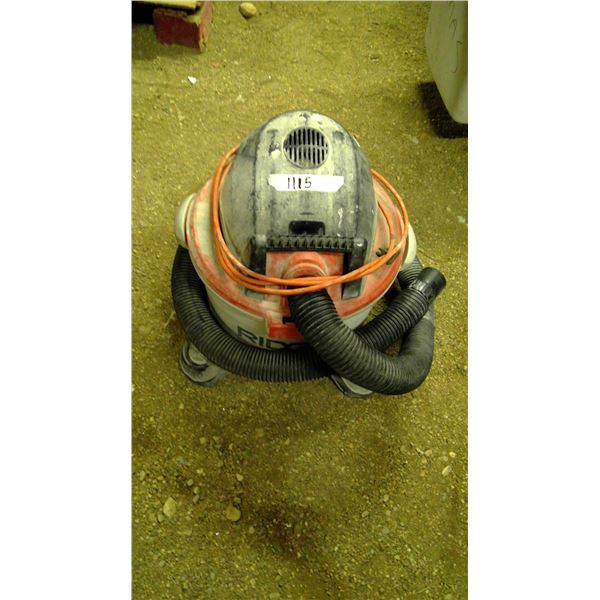 22.5 l rigid shop vac with hose/nozzle