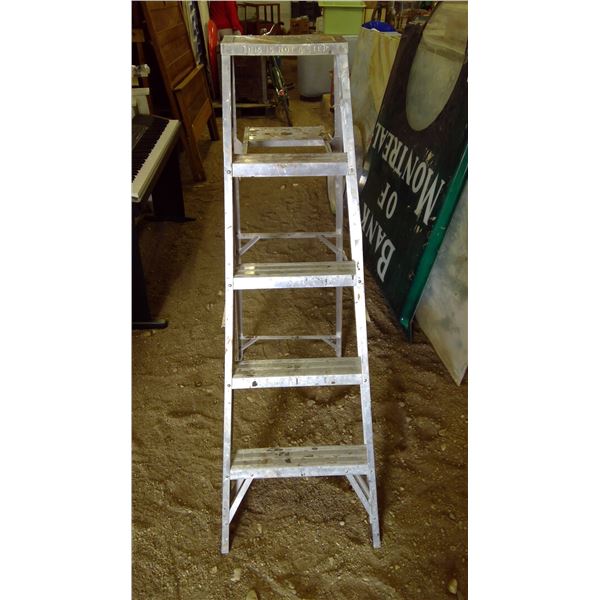 5 foot step ladder