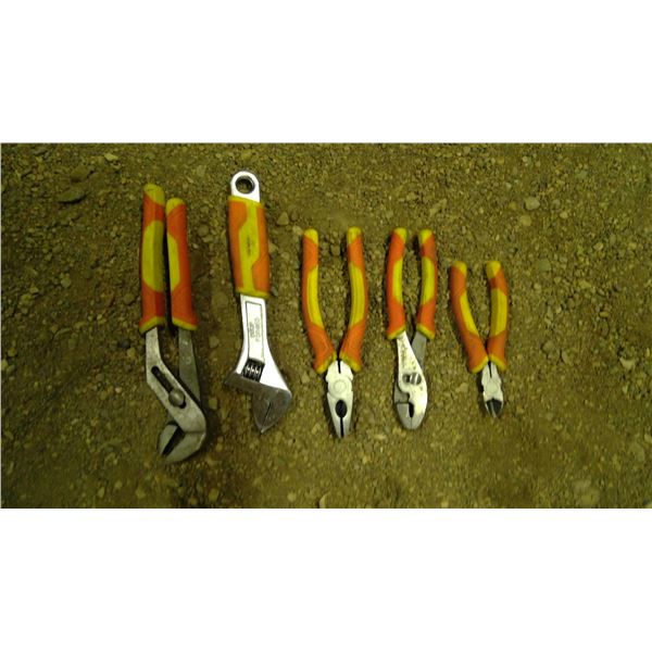 Mastercraft wrench set