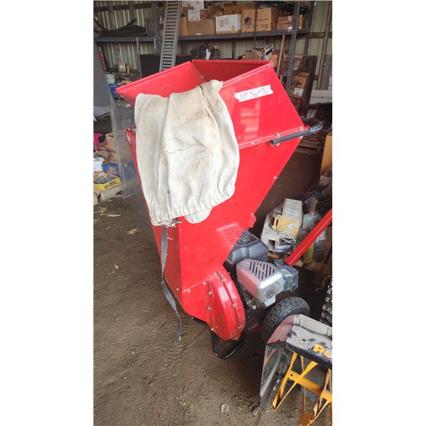 Briggs & Stratton - Troy-bilt wood chipper/shredder - 3" chipping capacity - like new, comes with ba