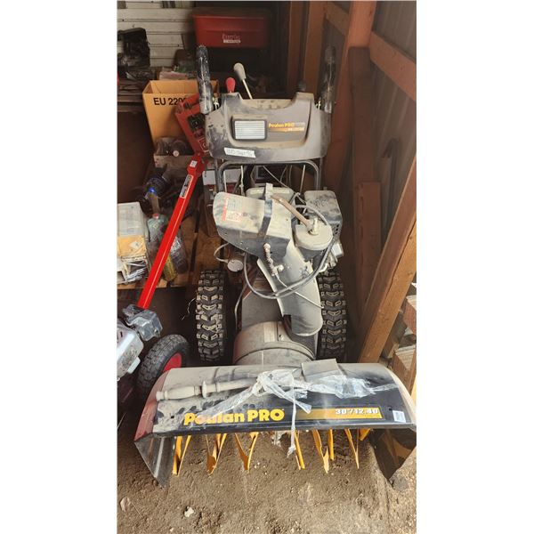 Poulan Pro large snowblower - 30"/12.40 ft-lbs gross torque - Like new