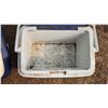 Image 5 : 2 Coolers - 1 large igloo cooler & 1 smaller Gott cooler