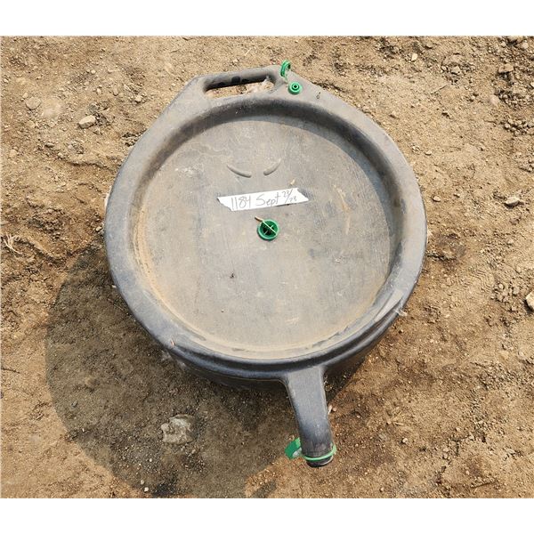 Anti-freeze/Oil change pan - good condition, appears to be no leaks