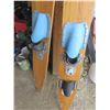Image 3 : pair of water skis