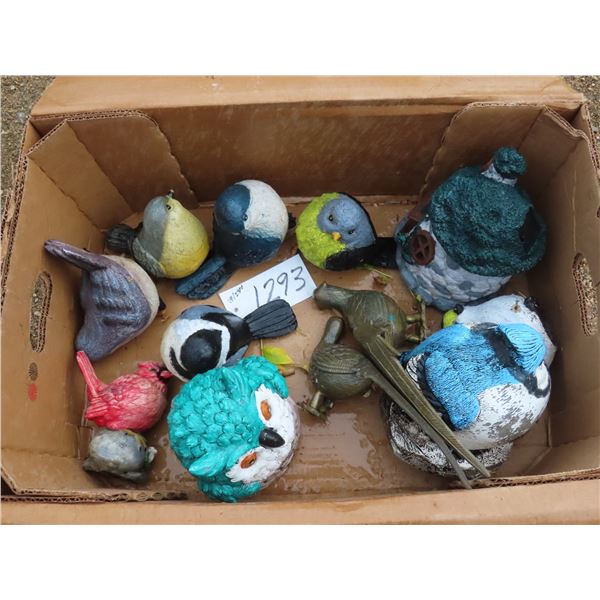 Lot of bird lawn ornaments