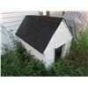 Image 2 : Dog House Shingled Good Siding 32'' W x 52'' D x 42'' H 