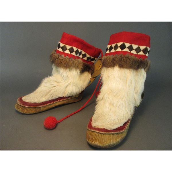 Alaskan Caribou Mukluks- Trimmed With Muskrat- Hard Sole- 9.5"L