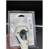 Image 2 : Lenox Tight Spaces Tubing Cutter