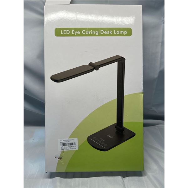 LED eye caring desk lamp