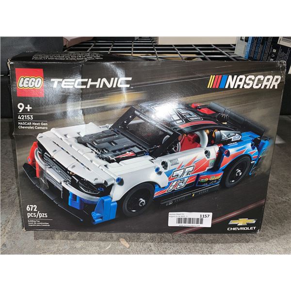Lego technic Nascar 672 Pc Car Set