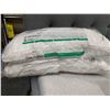Image 2 : Lot of 2 Calvin Klein King Size Pillows
