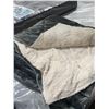 Image 2 : Queen Sized Sherpa Lined Bed blanket