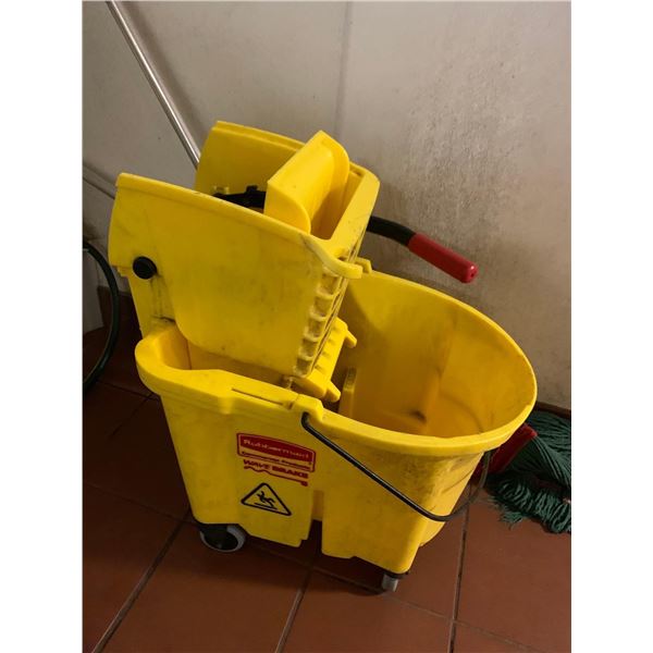 Commercvial rubbermaid bucket and 2 signs