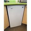 Image 1 : Igloo White single door bar fridge