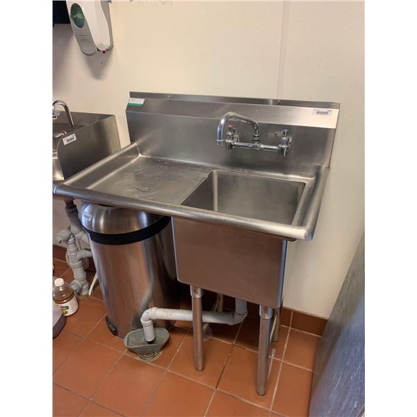 Single Well Stainless Steel Commercial Wash Sink with Back Splash & faucets (disconnected & ready to
