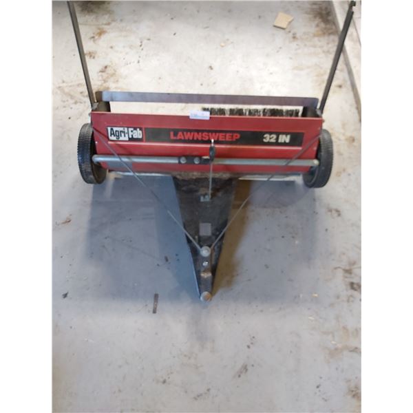 Agri-Fab 32 Inch Lawn Sweep & Hopper