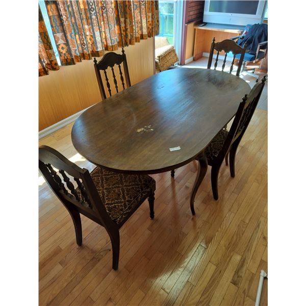 Vintage Dining Table & 4 Chairs (needs TLC) 30 High x 70 1/2 Long x 40 Wide