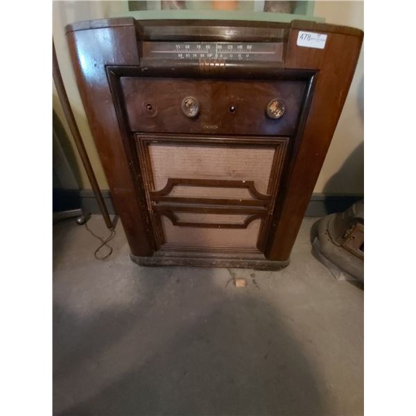 Broadcast Shortwave Baycrest Radio (Missing Knobs) Model # D0062-4177