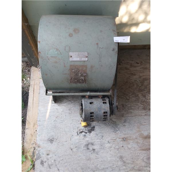 Dehli Industries Air Circulating Fan Model # G10.    17 Wide x 23 Deep x 19 High