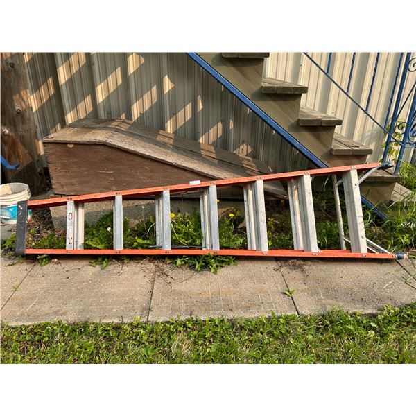 Sturdy Ladder 8 Feet Tall With 300 Pound Limit