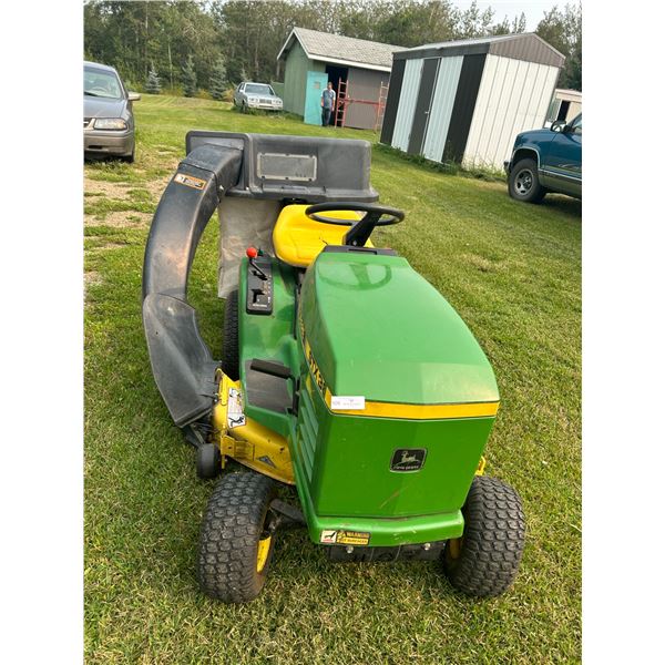 John Deere STX38 With Clipping Catcher Does Not Run, Handyman Special.