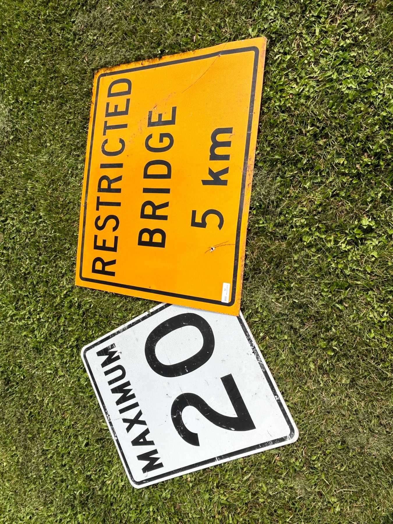 Restricted Bridge Sign + Traffic Sign 30x36